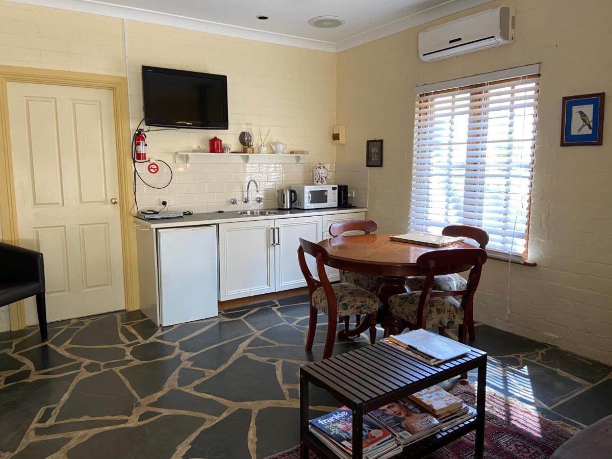 Battunga Cottages Watervale Bagian luar foto