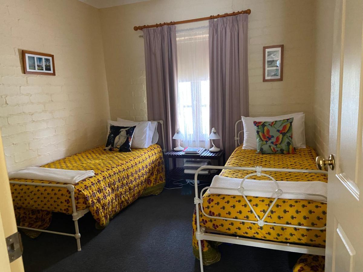 Battunga Cottages Watervale Bagian luar foto