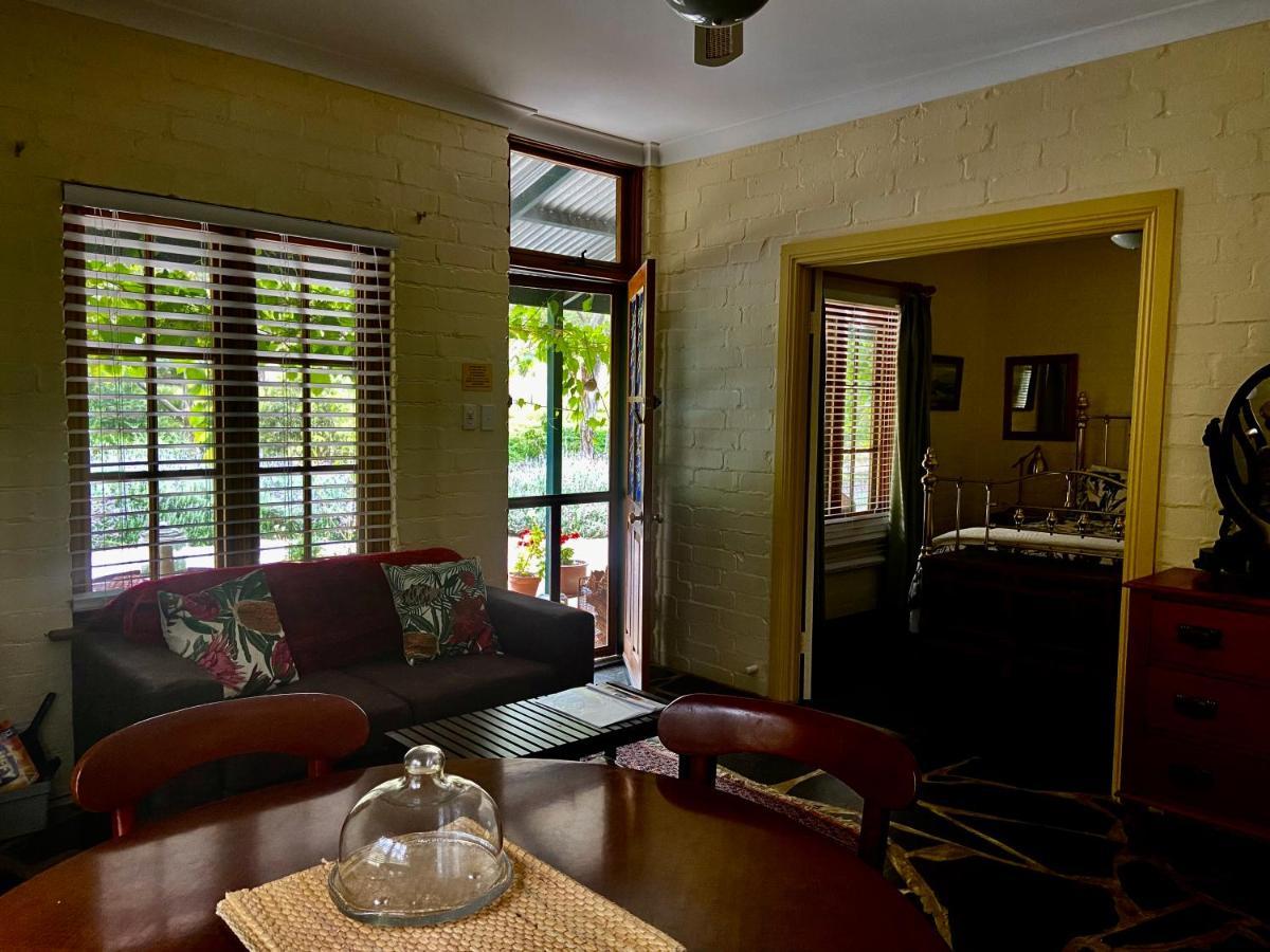 Battunga Cottages Watervale Bagian luar foto