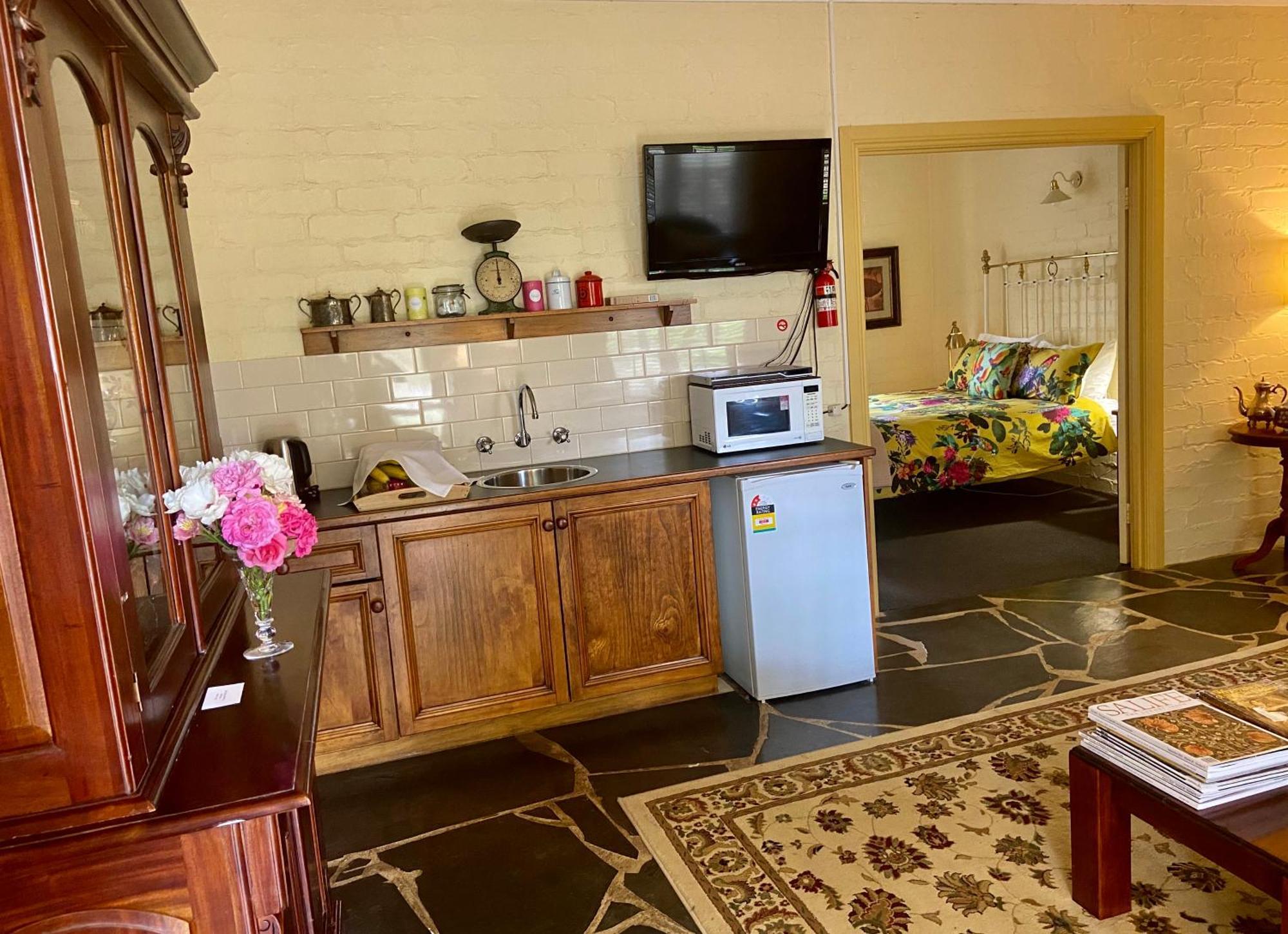 Battunga Cottages Watervale Bagian luar foto